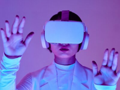 Navigating Virtual Reality